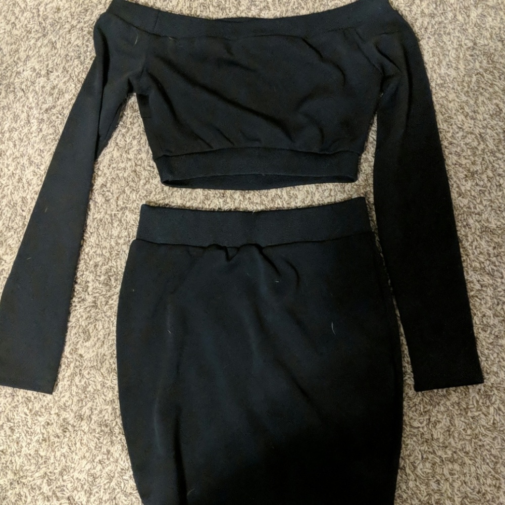 Two piece set - Picture 3 of 3